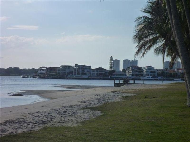 43 Cypress Avenue, Surfers Paradise QLD 4217