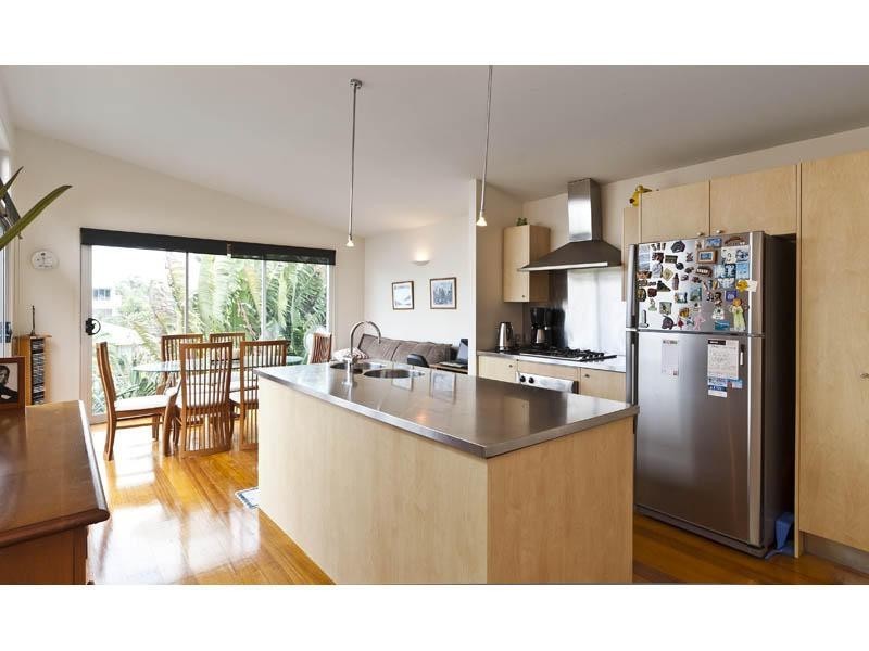 19 Yacht Street, Southport QLD 4215