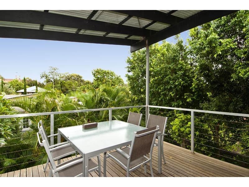 19 Yacht Street, Southport QLD 4215