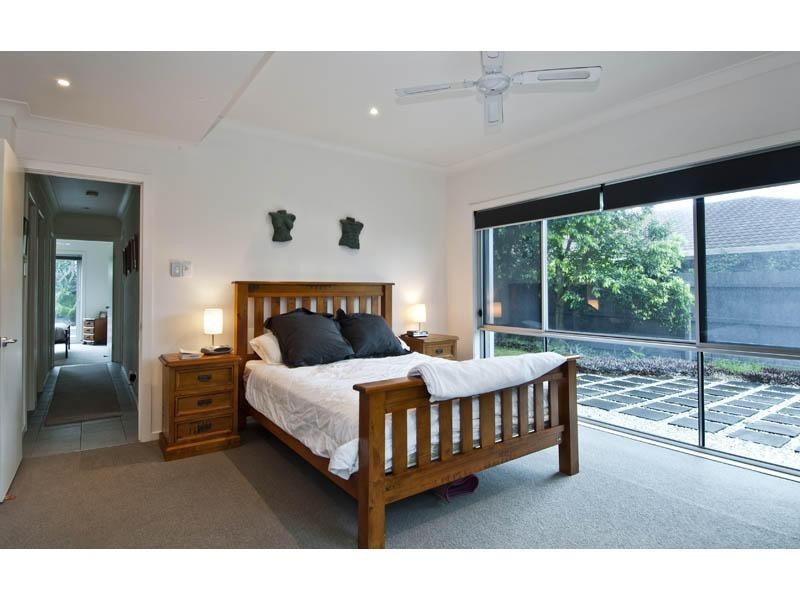 19 Yacht Street, Southport QLD 4215