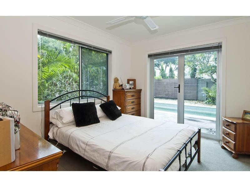 19 Yacht Street, Southport QLD 4215