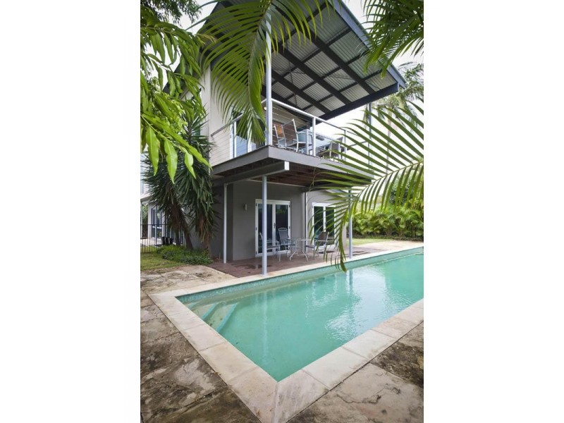 19 Yacht Street, Southport QLD 4215