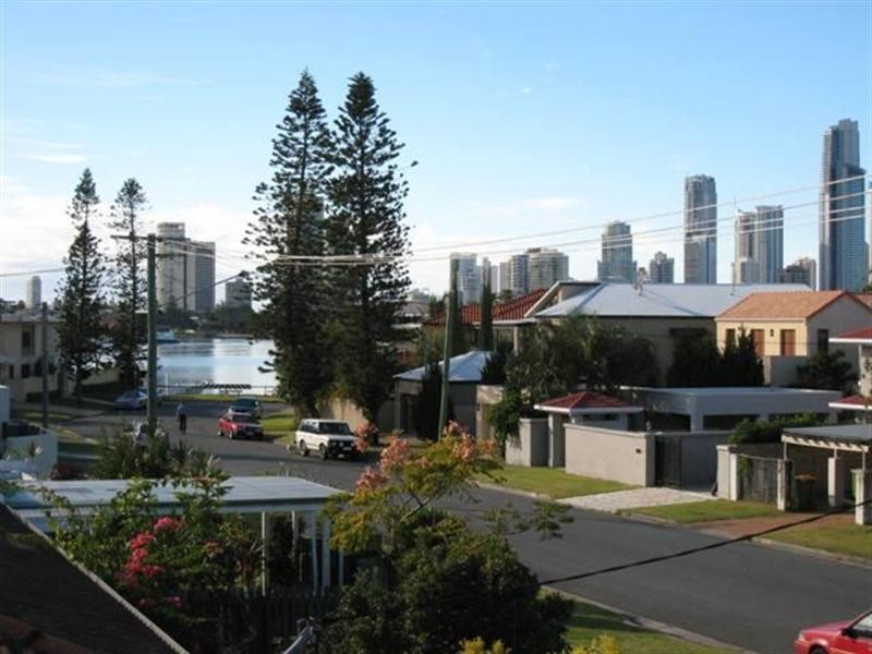 19 Yacht Street, Southport QLD 4215