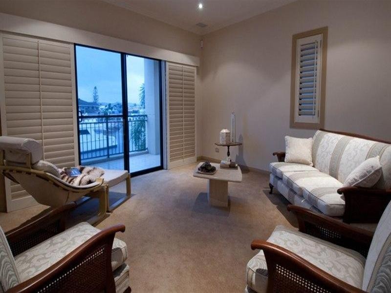 44 Shearwater Esplanade, Runaway Bay QLD 4216