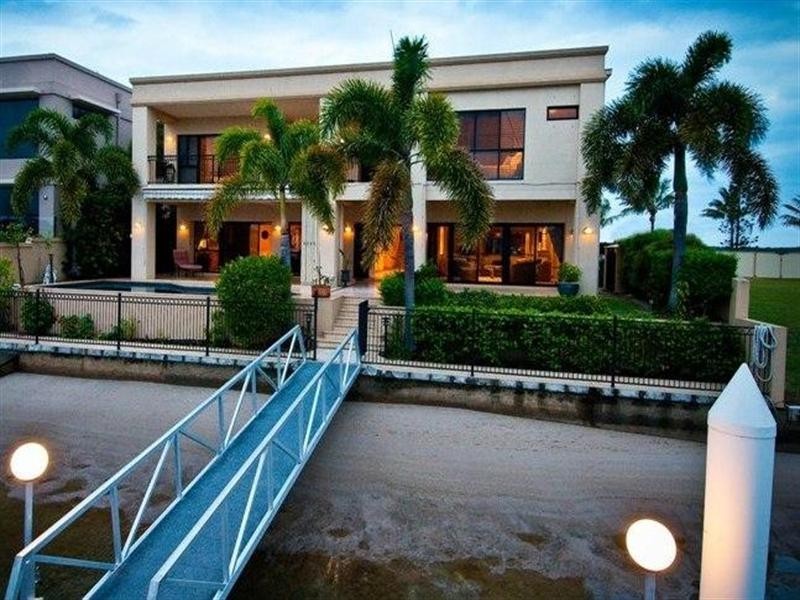 44 Shearwater Esplanade, Runaway Bay QLD 4216