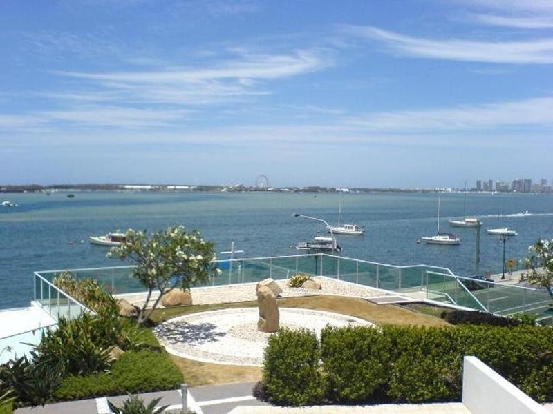 300 Marine Parade, Labrador QLD 4215