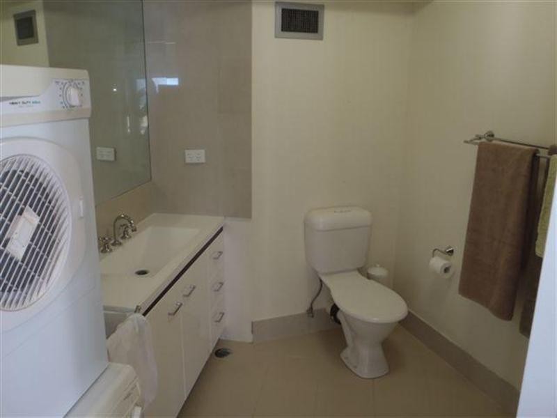 8 Trickett Street, Surfers Paradise QLD 4217