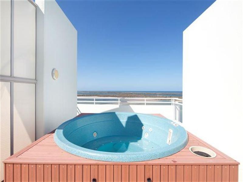 1402 The Grand’ 360 Marine Parade, Labrador QLD 4215