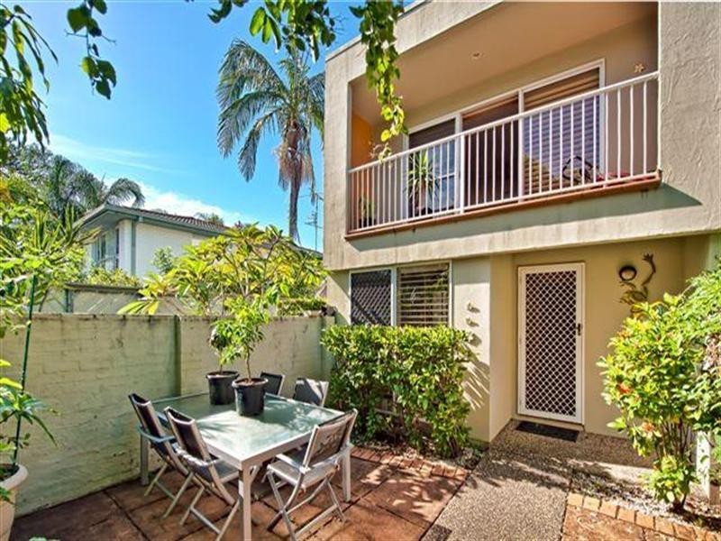7 Sunset Boulevard, Surfers Paradise QLD 4217