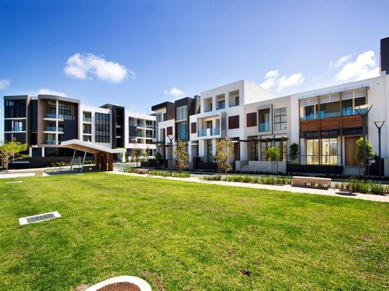 Villa 14 17 Killowill Avenue, Paradise Point QLD 4216