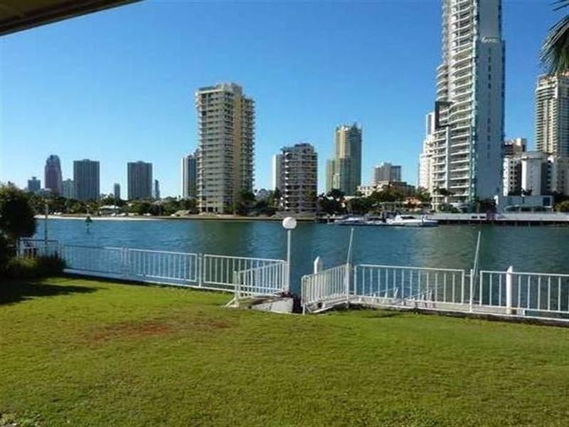 Chevron Island QLD 4217