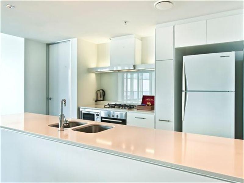 9 Hamilton Avenue, Surfers Paradise QLD 4217