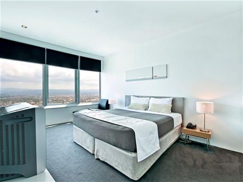 9 Hamilton Avenue, Surfers Paradise QLD 4217