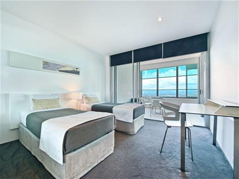 9 Hamilton Avenue, Surfers Paradise QLD 4217