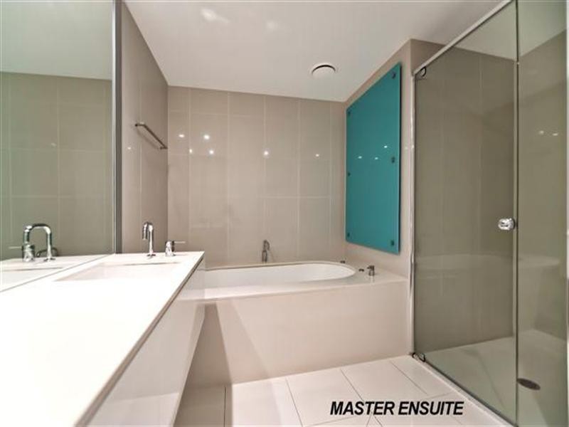 9 Hamilton Avenue, Surfers Paradise QLD 4217