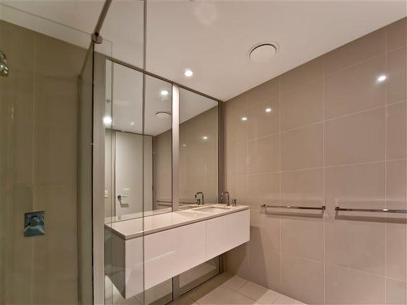 9 Hamilton Avenue, Surfers Paradise QLD 4217