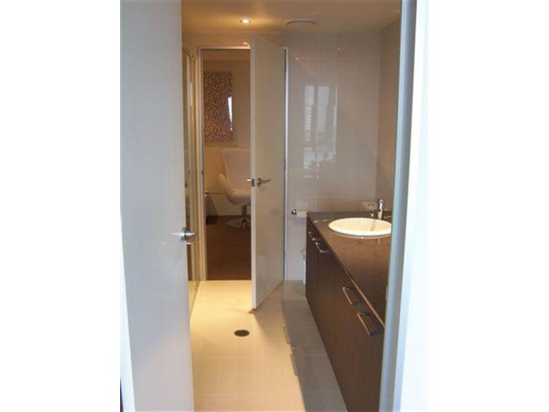 4 Wahroonga Place, Surfers Paradise QLD 4217