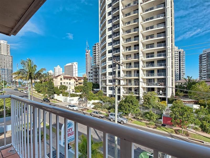 35 Palm Avenue, Surfers Paradise QLD 4217
