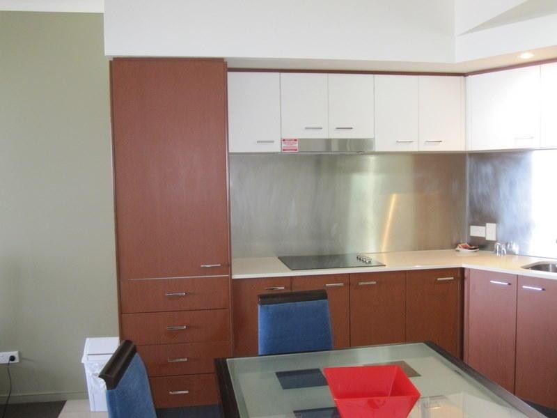 23 Ferny Avenue, Surfers Paradise QLD 4217