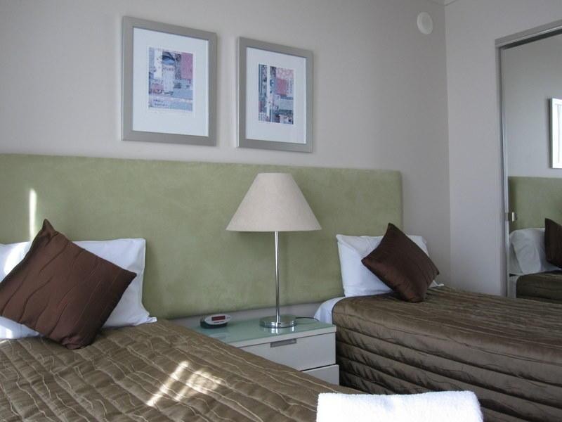 23 Ferny Avenue, Surfers Paradise QLD 4217