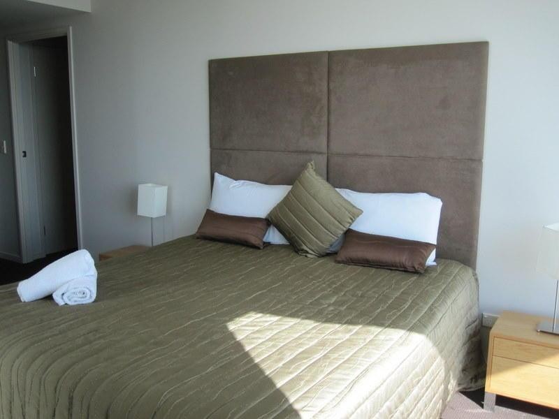 23 Ferny Avenue, Surfers Paradise QLD 4217