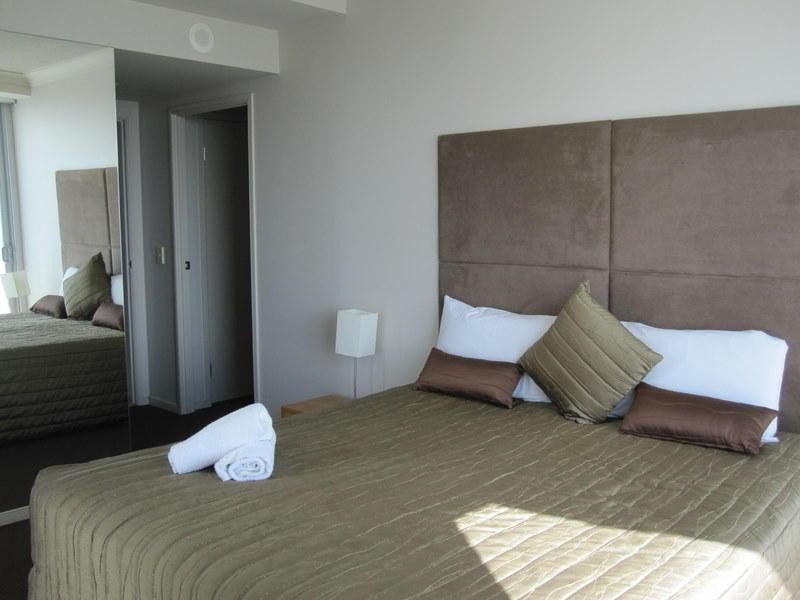 23 Ferny Avenue, Surfers Paradise QLD 4217