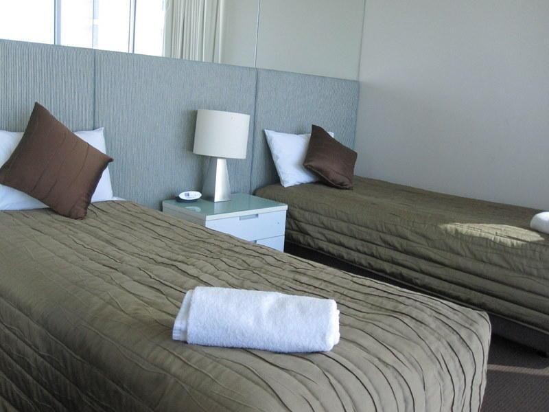 23 Ferny Avenue, Surfers Paradise QLD 4217