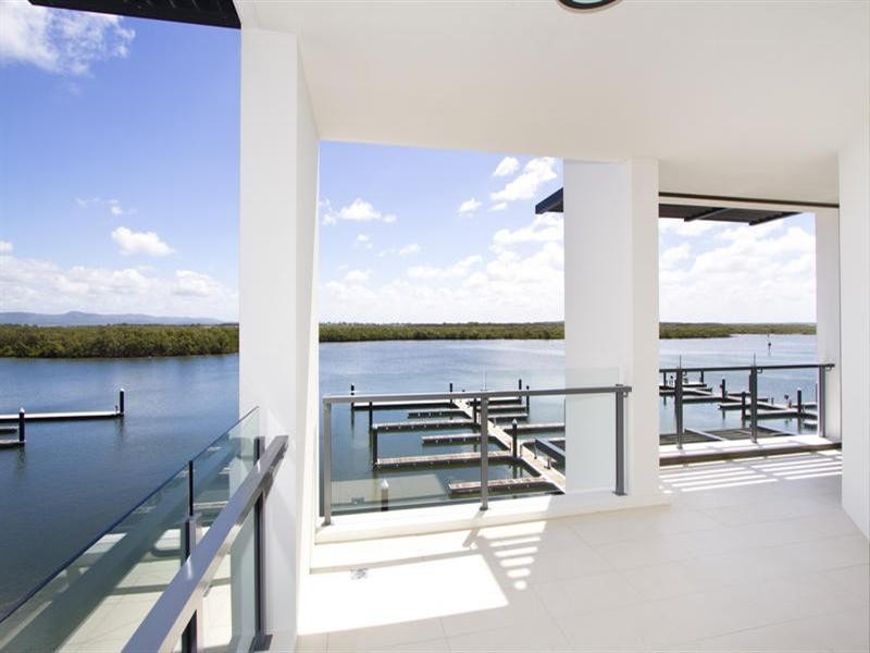 6308 17 Killowill Avenue, Paradise Point QLD 4216