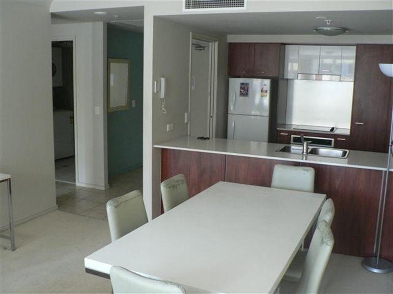 23 Ferny Avenue, Surfers Paradise QLD 4217