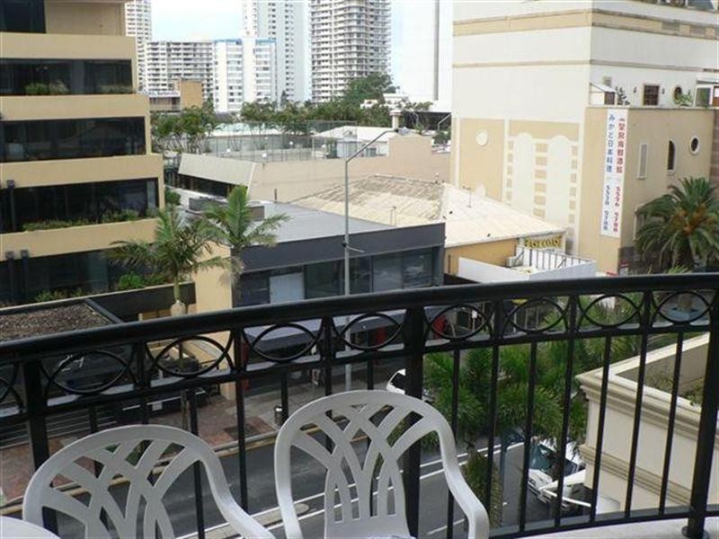 23 Ferny Avenue, Surfers Paradise QLD 4217