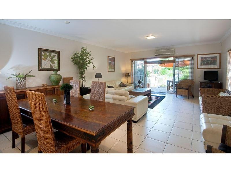 2/21 Paradise Island, Surfers Paradise QLD 4217