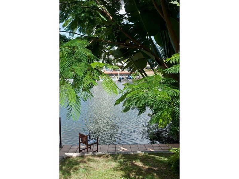 2/21 Paradise Island, Surfers Paradise QLD 4217