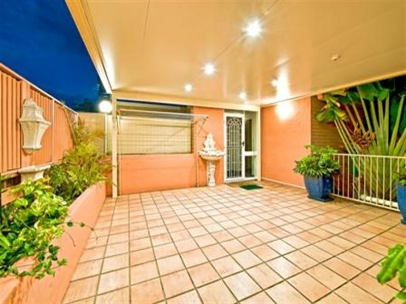 12 The Town House. 11 Peninsular Drive, Surfers Paradise QLD 4217