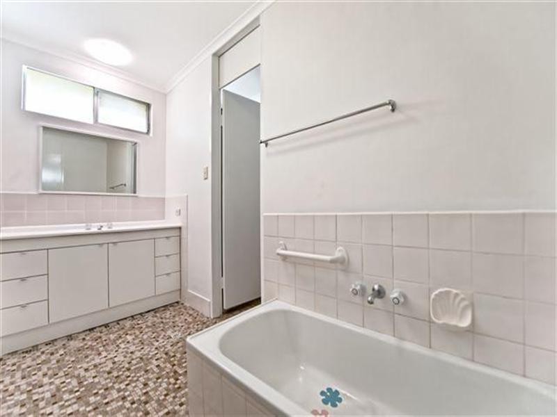 12 The Town House. 11 Peninsular Drive, Surfers Paradise QLD 4217