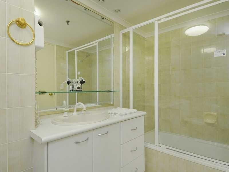 30 Laycock Street, Surfers Paradise QLD 4217