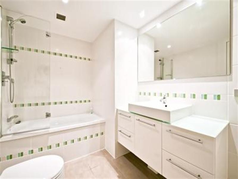 50 Old Burleigh Road, Surfers Paradise QLD 4217