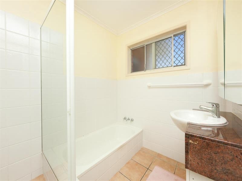 22 Darrambal Street, Chevron Island QLD 4217