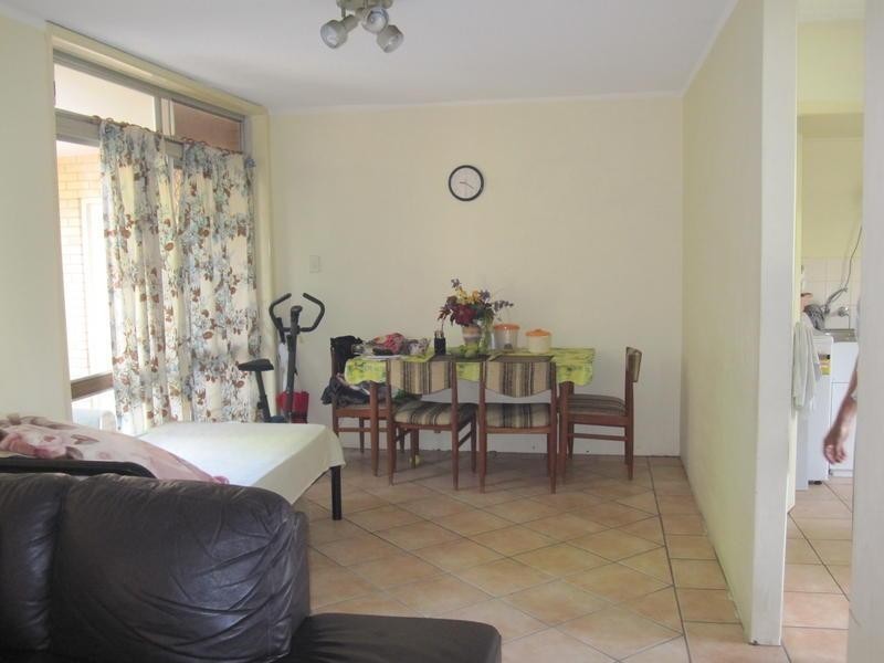 22 Darrambal Street, Chevron Island QLD 4217