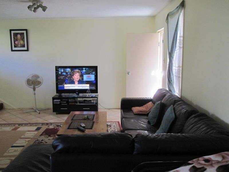 22 Darrambal Street, Chevron Island QLD 4217