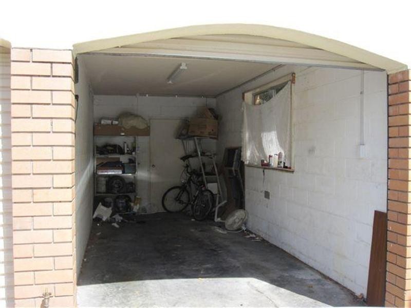 22 Darrambal Street, Chevron Island QLD 4217