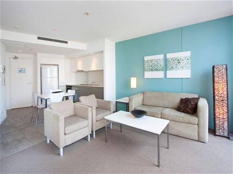 18 Enderley Avenue, Surfers Paradise QLD 4217