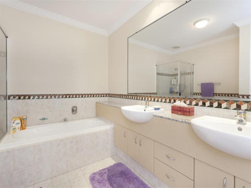 32 Lake Hills, 117 Palm Meadows Drive, Carrara QLD 4211