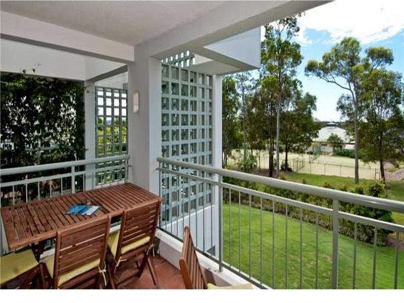 13 76 Chichester Drive, Arundel QLD 4214