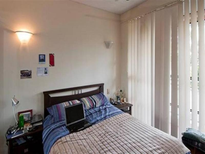 13 76 Chichester Drive, Arundel QLD 4214