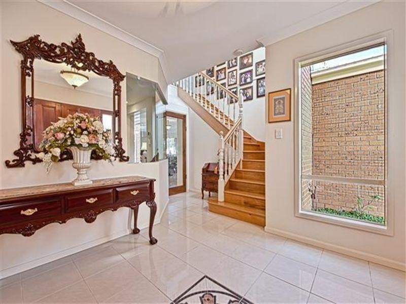 7 Royal View Close, Burleigh Heads QLD 4220