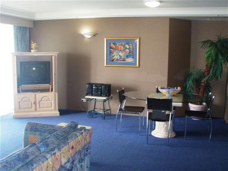 5 Palm Avenue, Surfers Paradise QLD 4217