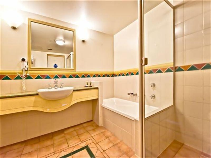 5 Palm Avenue, Surfers Paradise QLD 4217