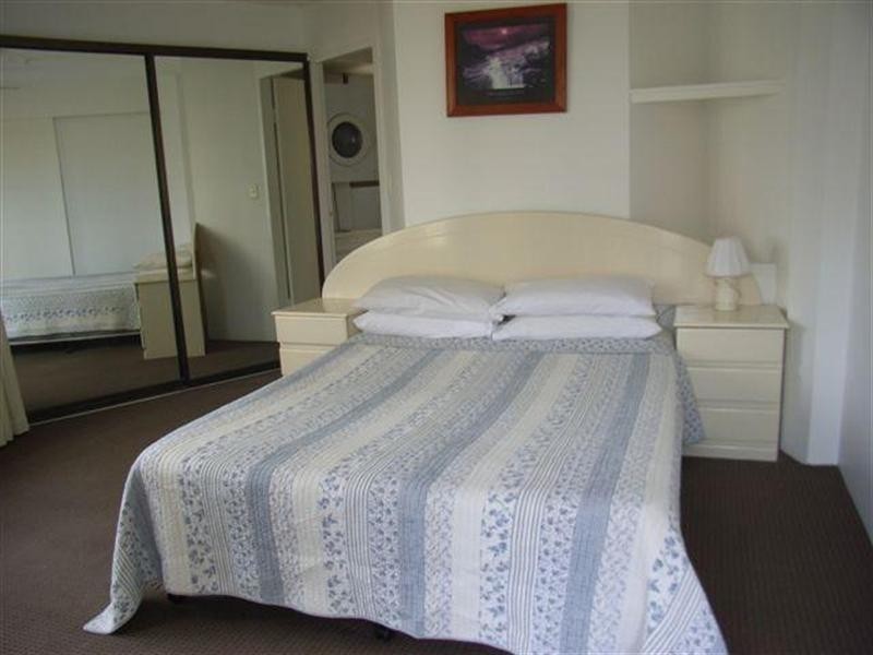 8 8 Trickett Street, Surfers Paradise QLD 4217