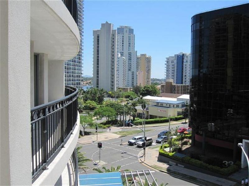 23 Ferny Avenue, Surfers Paradise QLD 4217