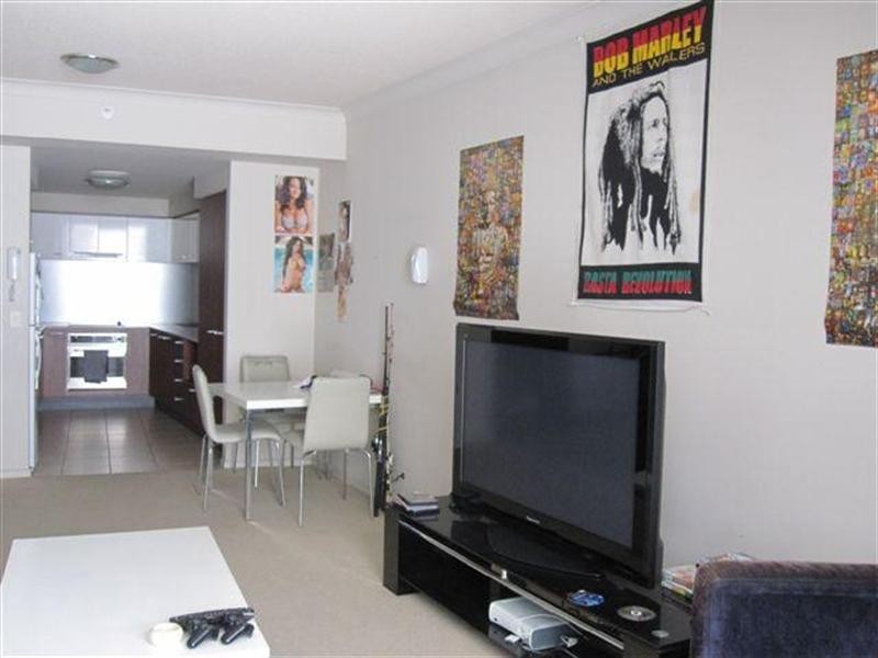 23 Ferny Avenue, Surfers Paradise QLD 4217